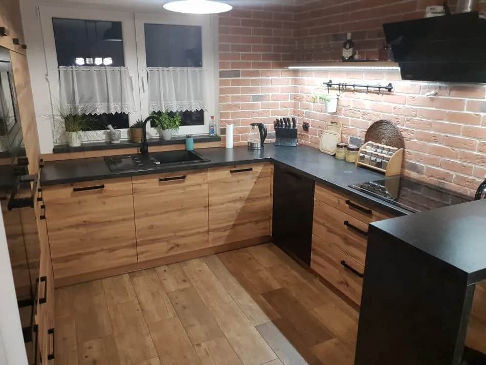 Dom Kamilek: Funkcjonalne i Przestronne Wnętrze - Poznaj Szczegóły