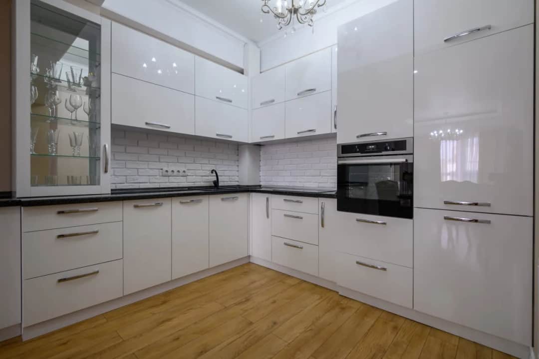 Fronty RAL 9002: Elegancki Biało-Szary Kolor dla Nowoczesnych Mebli