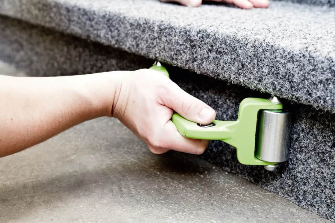 Profesjonalne narzędzia do cięcia wykładziny dywanowej bez błędów i uszkodzeń