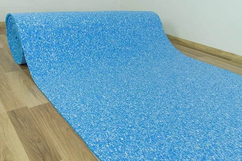 Idealne podłoże pod dywan: jak wybrać najlepszy podkład i uniknąć błędów