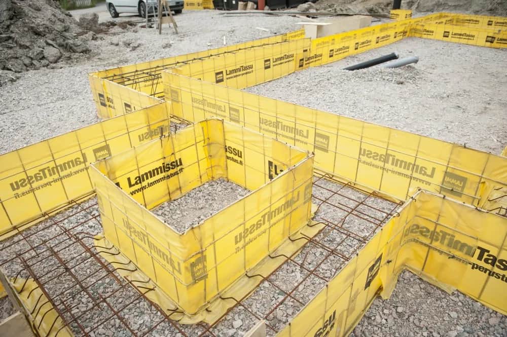 Szalunek tracony ławy fundamentowej: Montaż krok po kroku