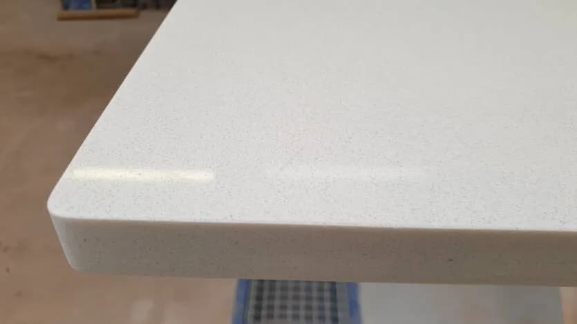 Konglomerat Bianco Carrara: Elegancki Materiał na Parapety