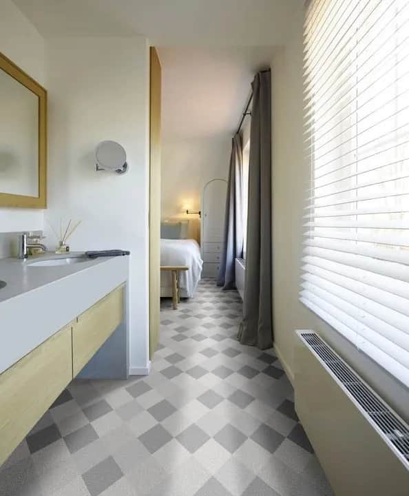 Jak profesjonalnie ułożyć wykładzinę pcv w łazience bez wpadek i błędów