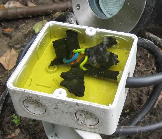 Żywica do elektryki: Najlepsze rozwiązania dla elektroniki