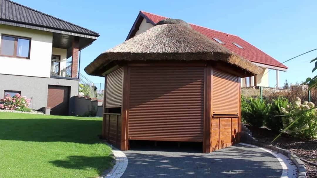 Domowe rolety do altany krok po kroku. Prosty sposób na stylowe zacisze