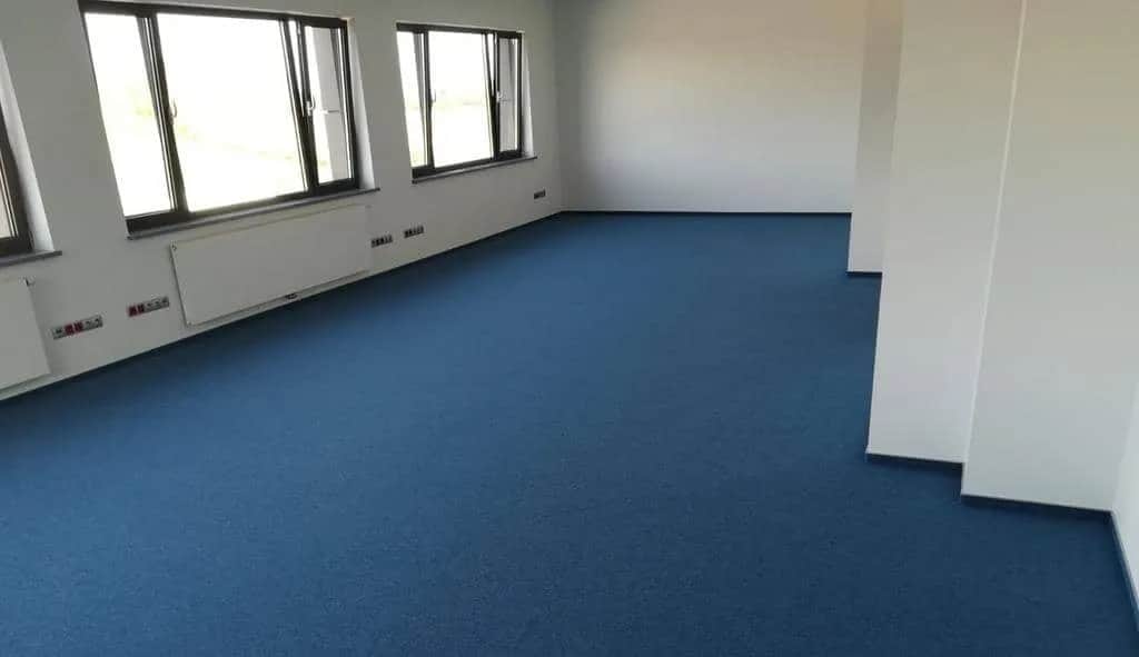 Poliamidowe czy polipropylenowe? Która wykładzina będzie lepsza i tańsza