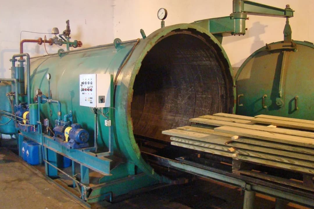 Impregnacja ciśnieniowa drewna: skuteczna ochrona na lata Impregnacja ciśnieniowa drewna: skuteczna ochrona na lata