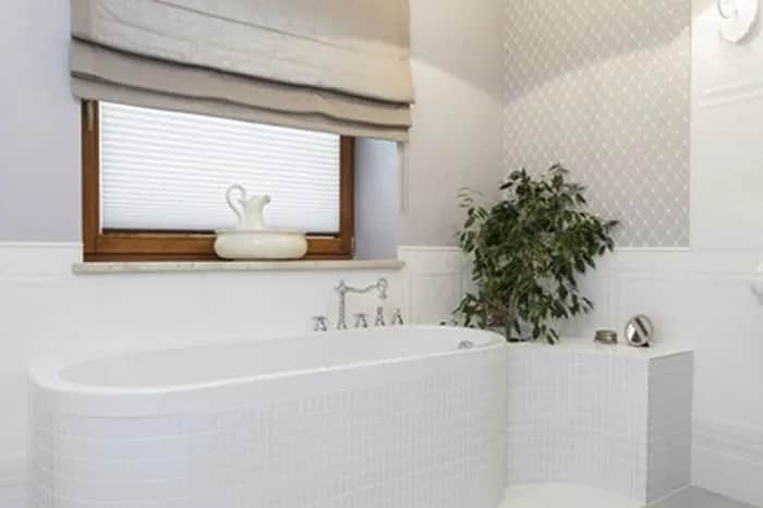 Idealne rolety do łazienki: wilgoć, prywatność i funkcjonalność w jednym Idealne rolety do łazienki: wilgoć, prywatność i funkcjonalność w jednym